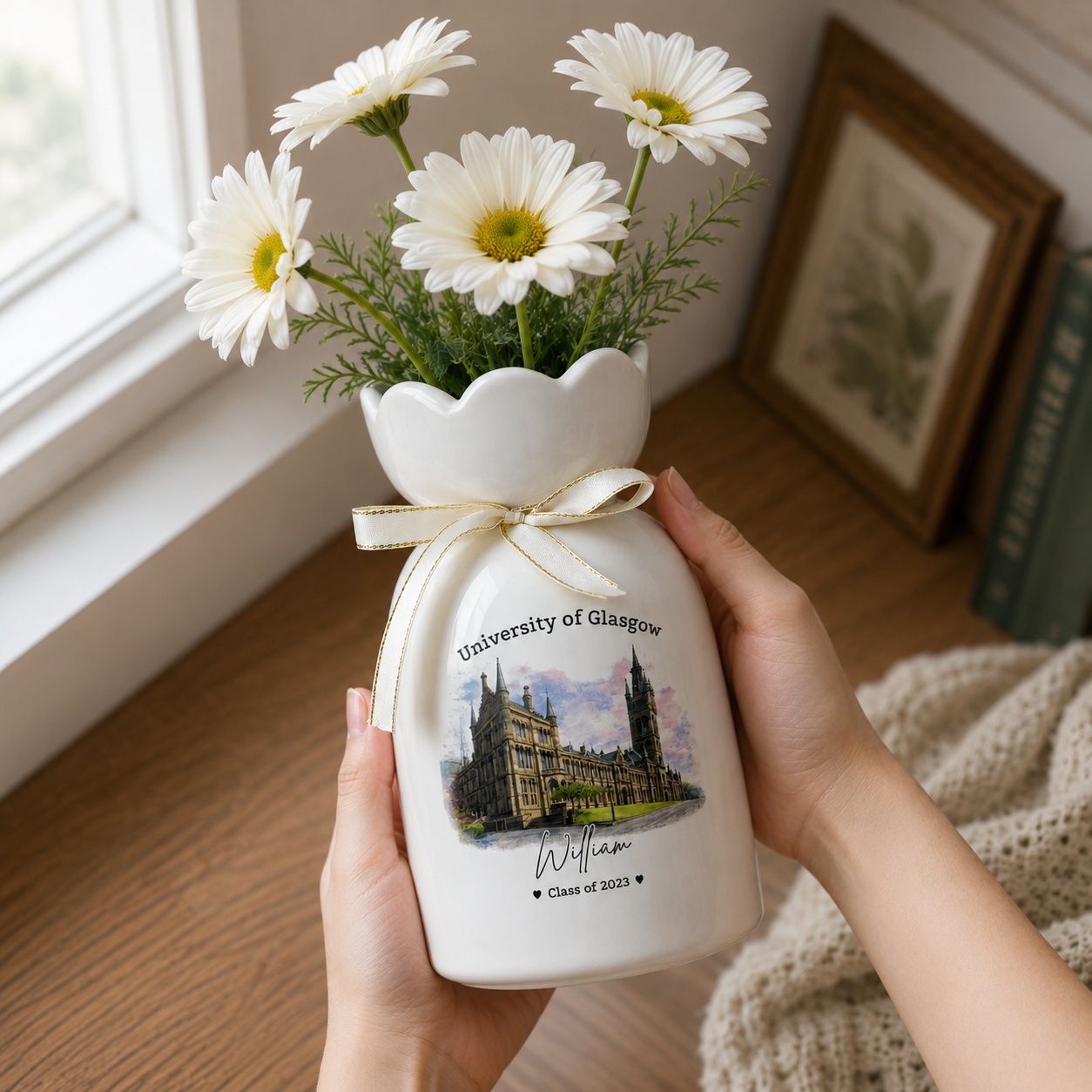 Custom University Vase – Personalized College Graduation Gift, Class of 2026 Keepsake